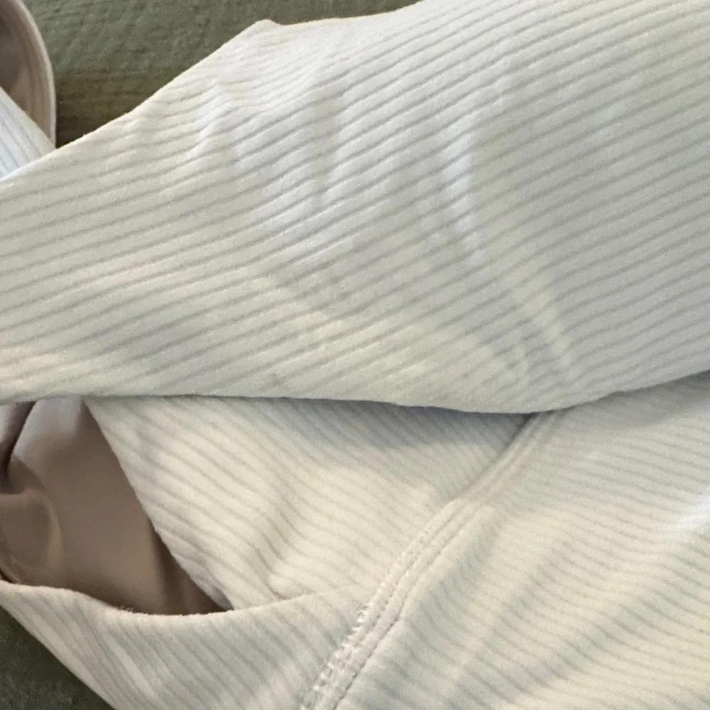 Ribbed Lululemon Align Bra - Picture 3 of 3